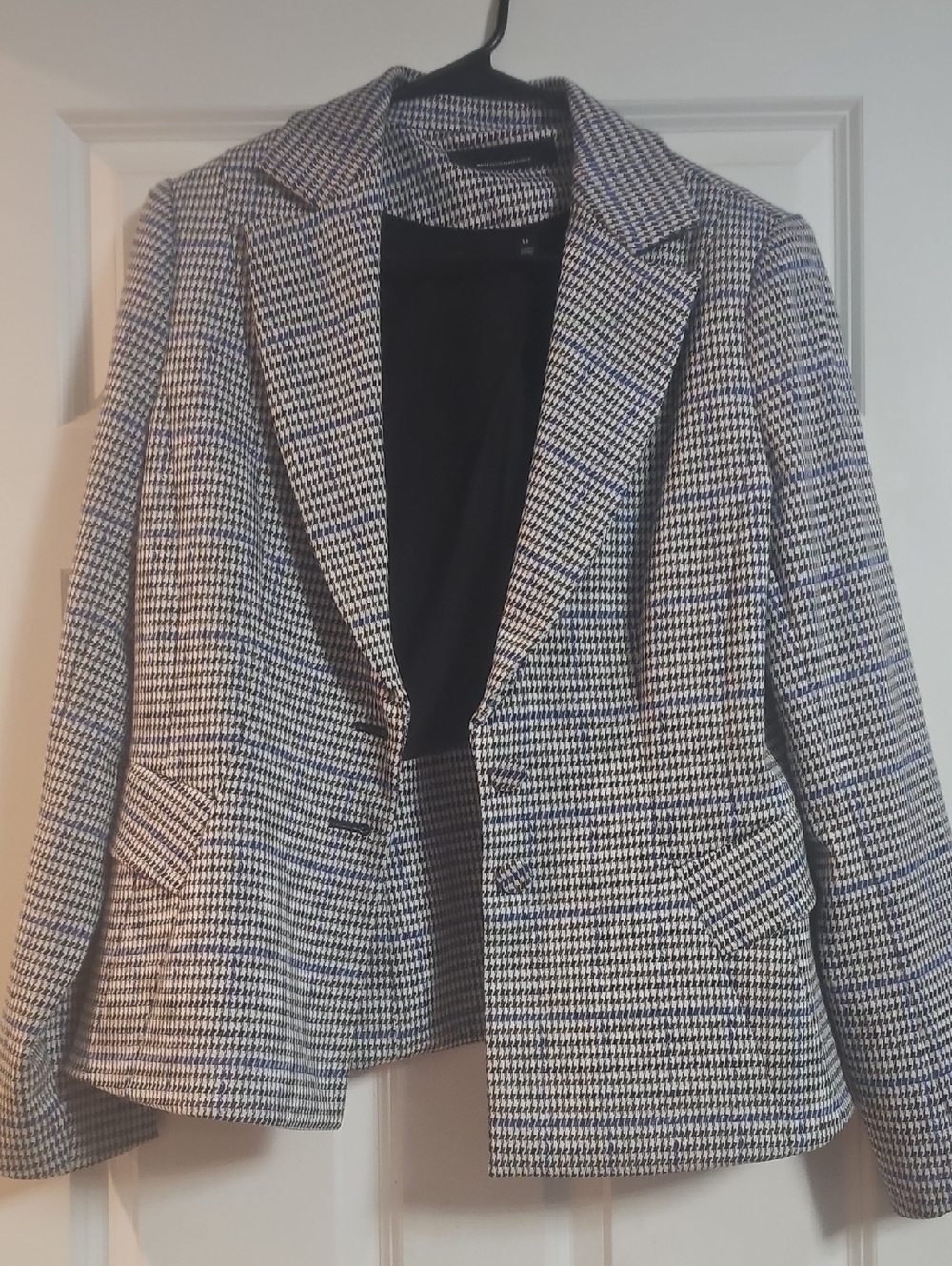 White House Black Market Black and White Houndstooth Blazer
